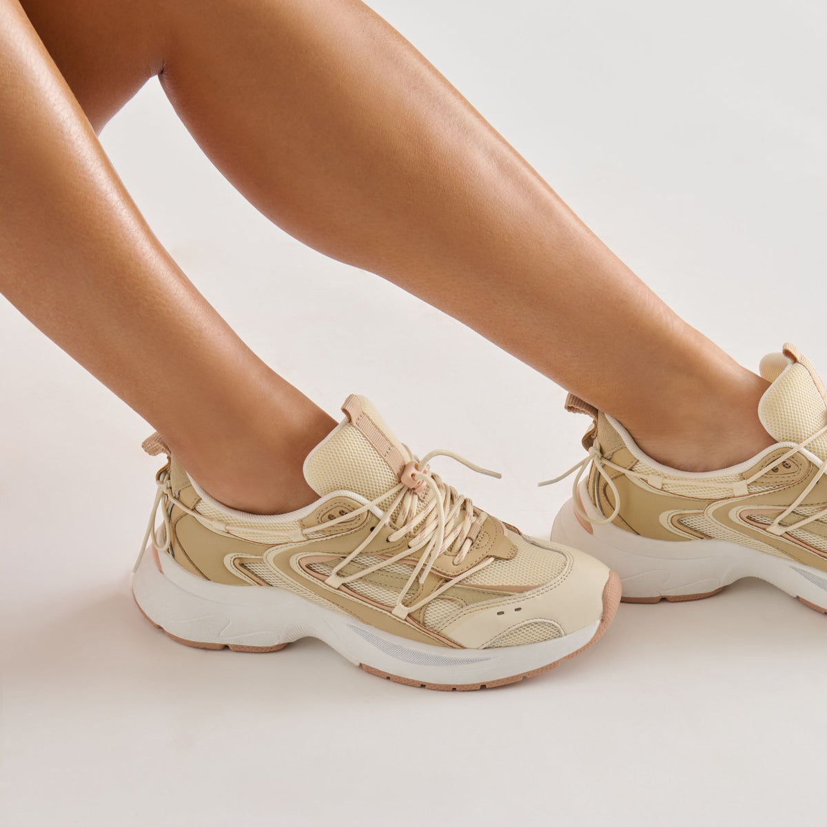 Selmar Off White Leather Sneakers | Dolce Vita Premium