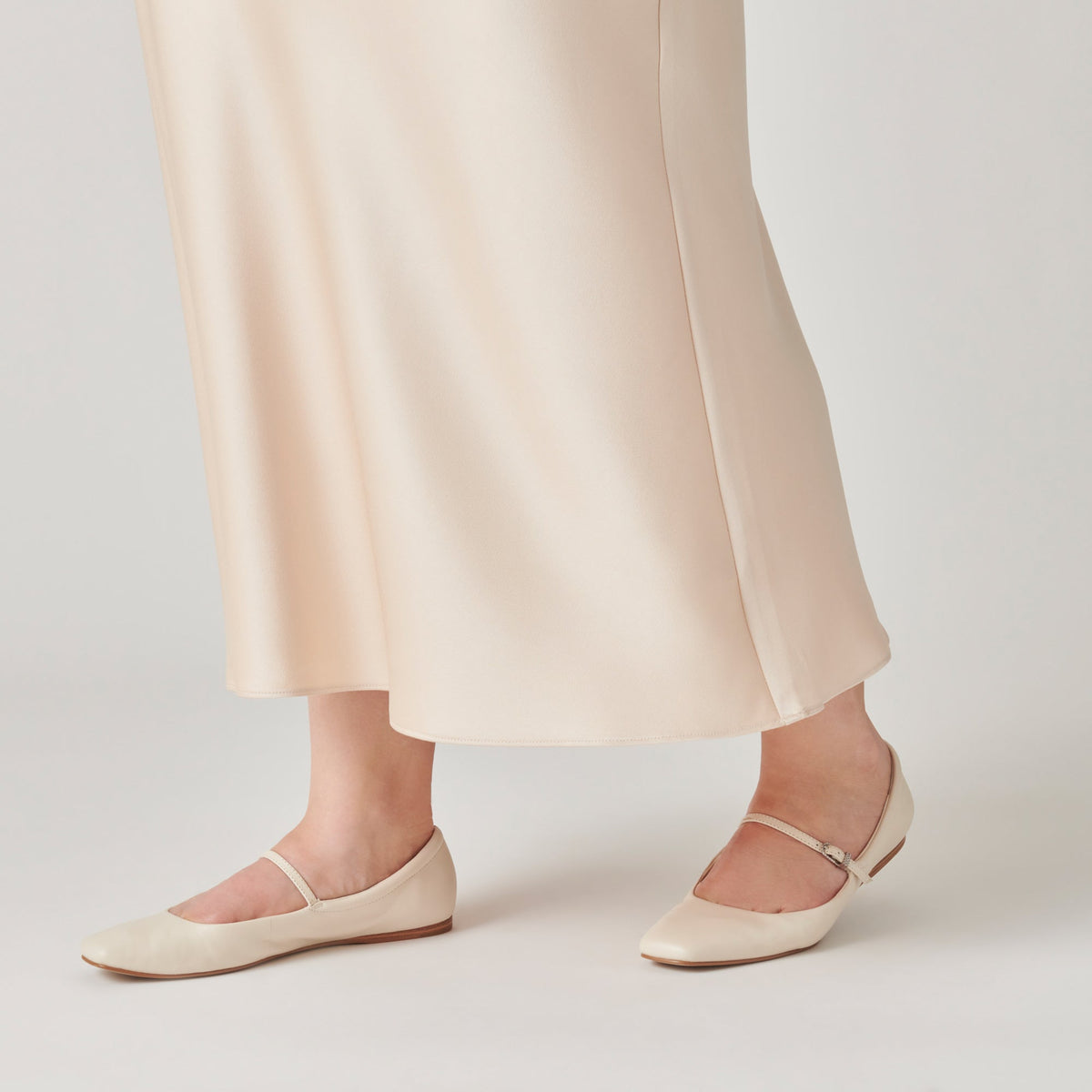 Reyes Wide Ballet Flats Ivory Leather | Ivory Ballet Flats
 – Dolce Vita | Dolce Vita Recommended