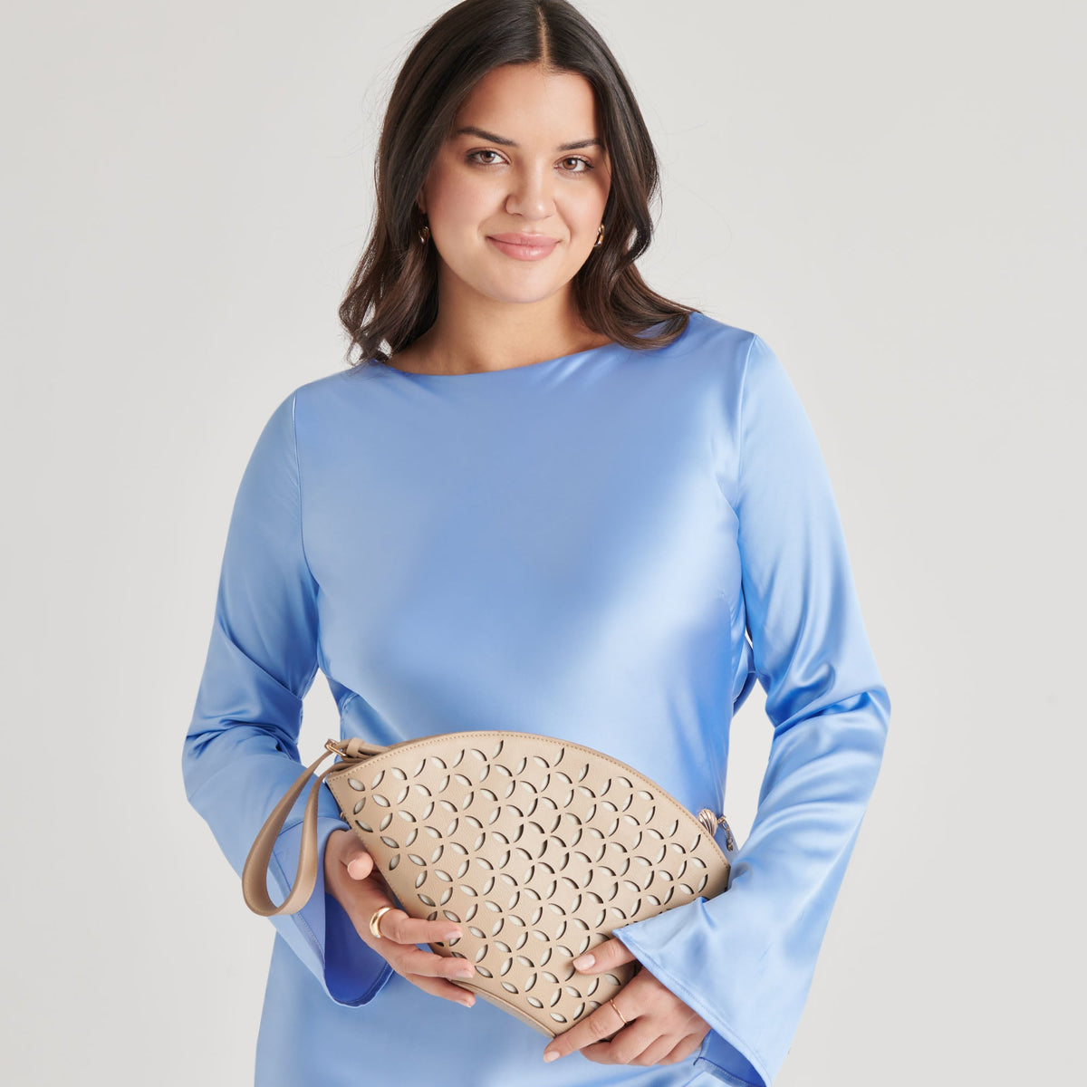 ISOLDE CLUTCH BEIGE STELLA
 – Dolce Vita | Dolce Vita Great Value