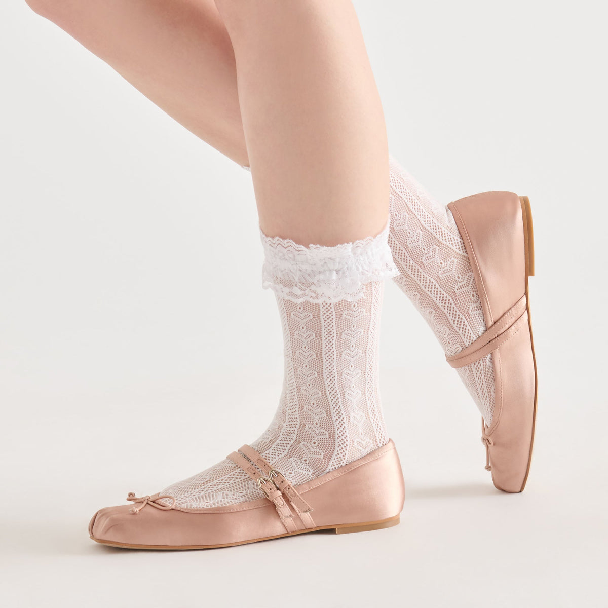 Lace Ruffle White Crew Socks | Dolce Vita Popular